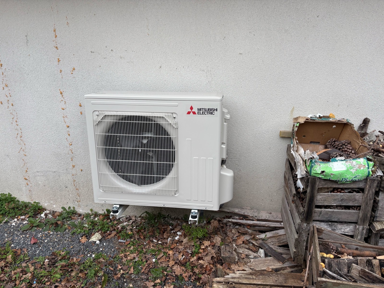 pose d’un mono split Mitsubishi sur Salleboeuf 33