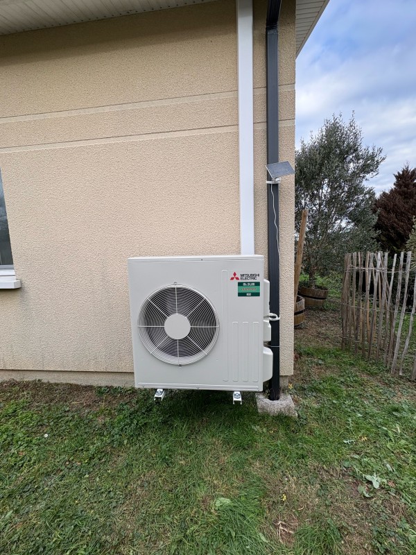 Installation d’un système gainable Mitsubishi avec régulation Koolnova à Sadirac (33670)