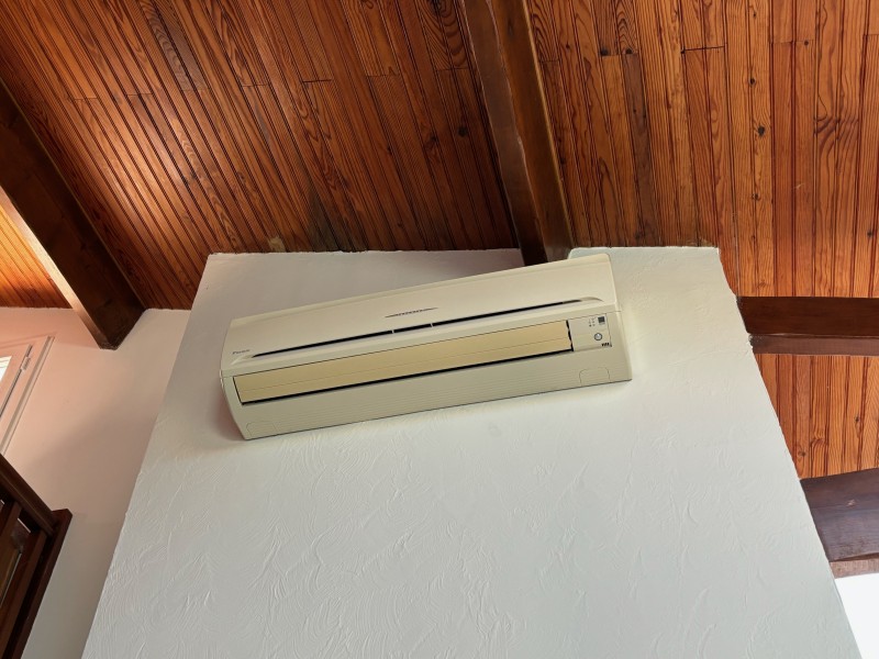 Entretien de plusieurs système de climatisation pour une maison à Saint Caprais de Bordeaux dans l'Entre Deux Mers