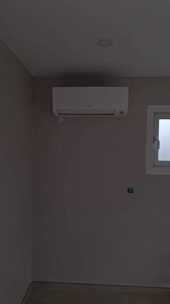 Pose d’un climatiseur monosplit Daikin Perfera pour un particulier sur la commune de Cambes