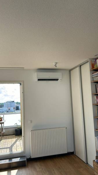 Pose d’une climatisation modèle HR42 de chez Mitsubishi à Bordeaux Rive Droite