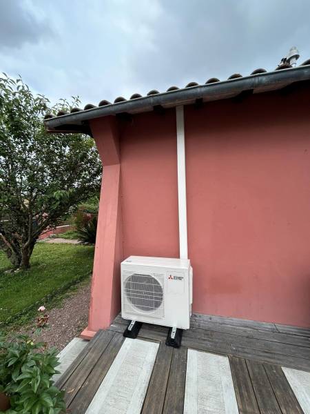Pose d'un multisplit Mitsubishi pour un particulier sur Carignan de Bordeaux