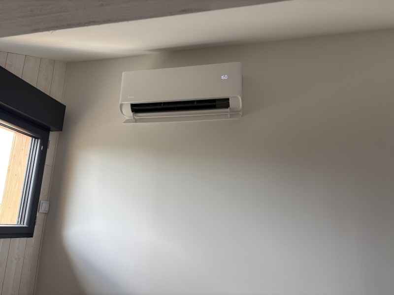 pose d’un multisplit midea sur le verdon sur mer 