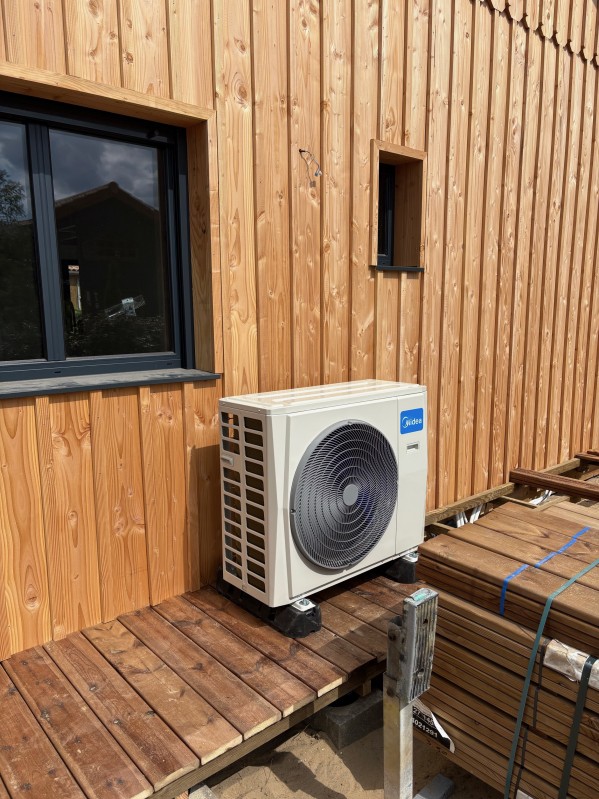 pose d’un multisplit midea sur le verdon sur mer 