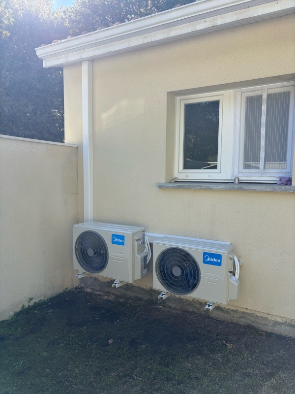 Installation d’un bi-split et d’un mono-split Midea Breezeless à Pian-Médoc