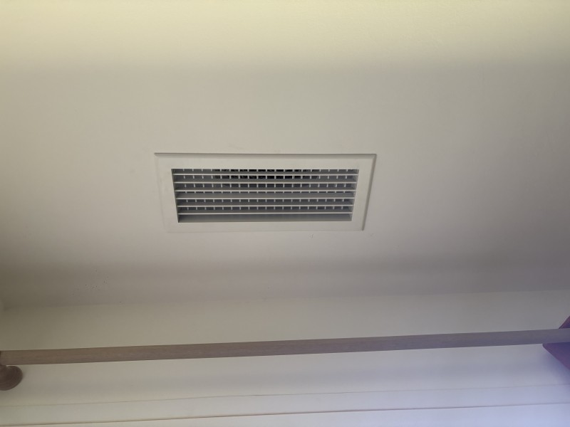 Installation complète d’un système de climatisation gainable Mitsubishi Electric dans une maison située sur la commune de Cénac